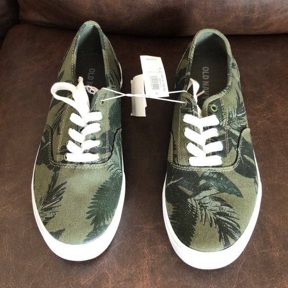 Old navy Sneakers for men new with tags - Picture 2 of 8